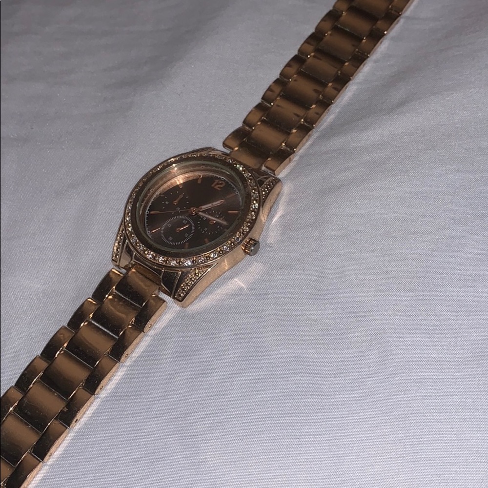 Watch - Picture 2 of 3